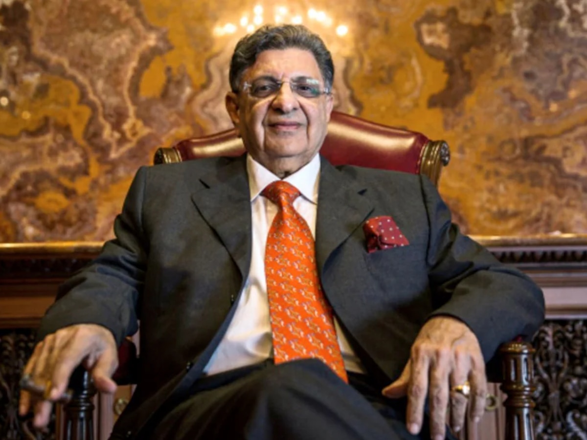 Cyrus Poonawalla has suffered a mild heart attack Admitted In Ruby Hall Clinic Pune News in Marathi