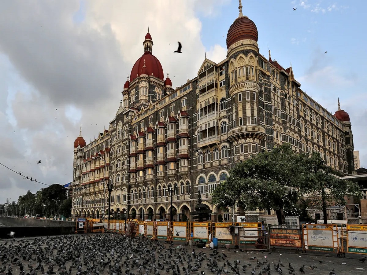 Taj Hotel Mumbai: ताज हॉटेलवर आणखी एक हल्ला; हल्लेखोरांनी लाखोंचा...  title=