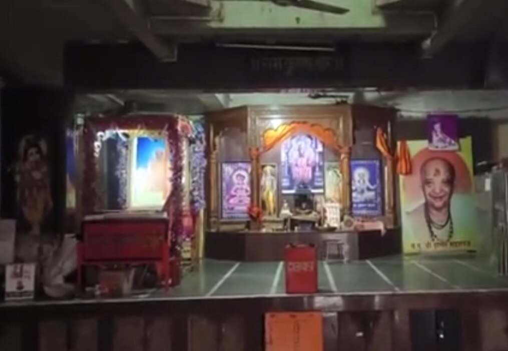 स्वामींच्या मृत्यू पूर्वीच समाधी उभारणार; भक्तांची जिल्हाधिकऱ्यांकडे जागेची मागणी स्वामींच्या मृत्यू पूर्वीच समाधी उभारणार; भक्तांची जिल्हाधिकऱ्यांकडे जागेची मागणी