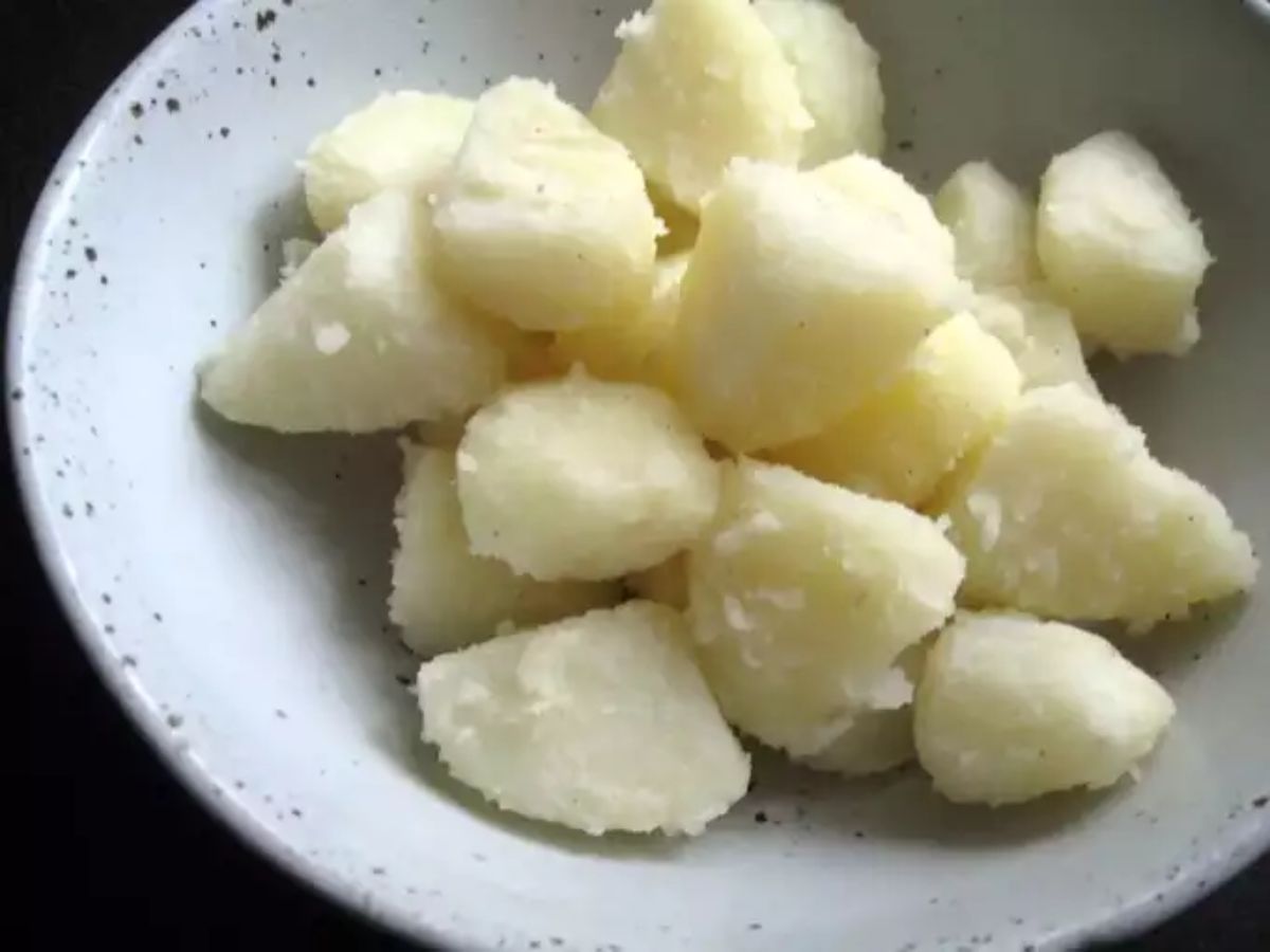 why boiled potatoes should not be stored in fridge know the reason in marathi 