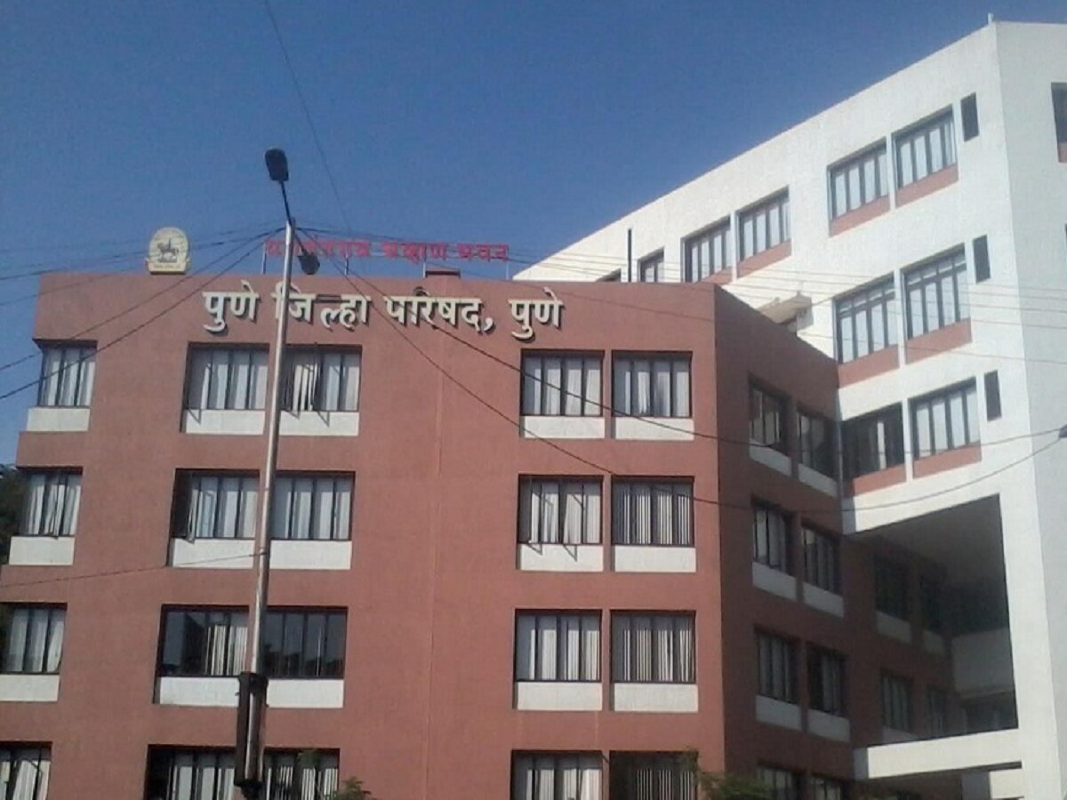 वेळीच सुधारा नाहीतर…. विद्येचं माहेरघर असणाऱ्या पुण्यात शिक्षण विभागातील दोन अधिकारी निलंबित