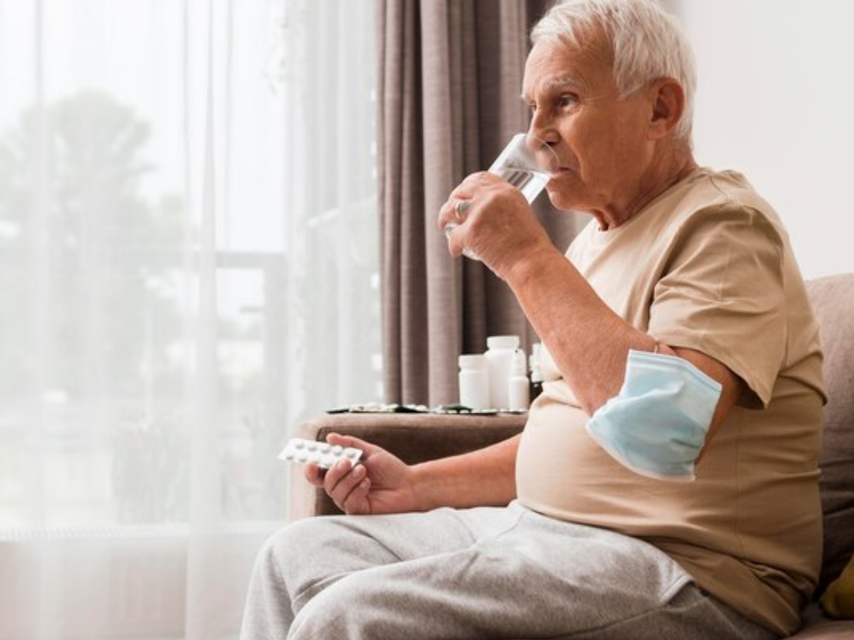 Elderly people should take care of themselves in cold days Health Tips