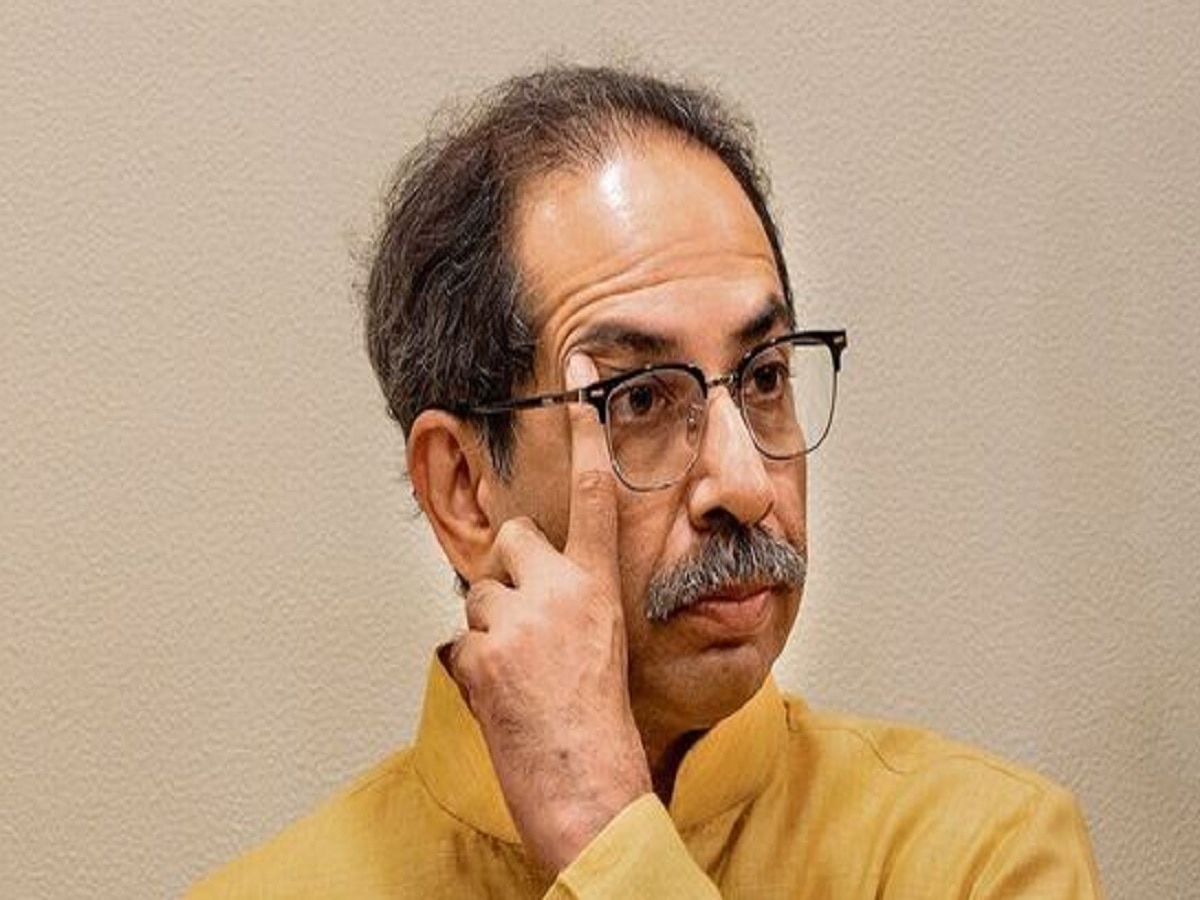 उद्धव ठाकरे गटात भूकंप! चार तालुक्यातील पदाधिकाऱ्यांनी दिले सामूहिक राजीनामे उद्धव ठाकरे गटात भूकंप! चार तालुक्यातील पदाधिकाऱ्यांनी दिले सामूहिक राजीनामे