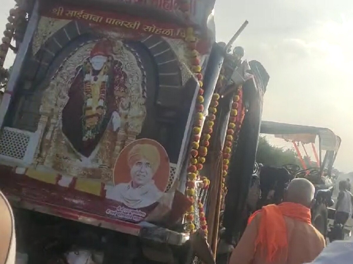 आळंदीला जाणाऱ्या पालखीत कंटेनर घुसला; भीषण अपघातात तीघांचा मृत्यू, 10 जखमी