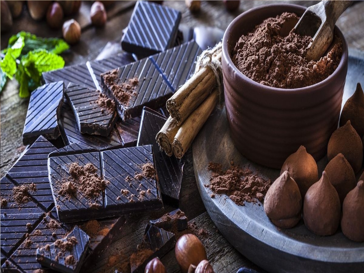 डार्क चॉकलेट खाल्ल्याने आयुष्य वाढतं? हे फायदे तुम्हाला माहित आहेत का? title=