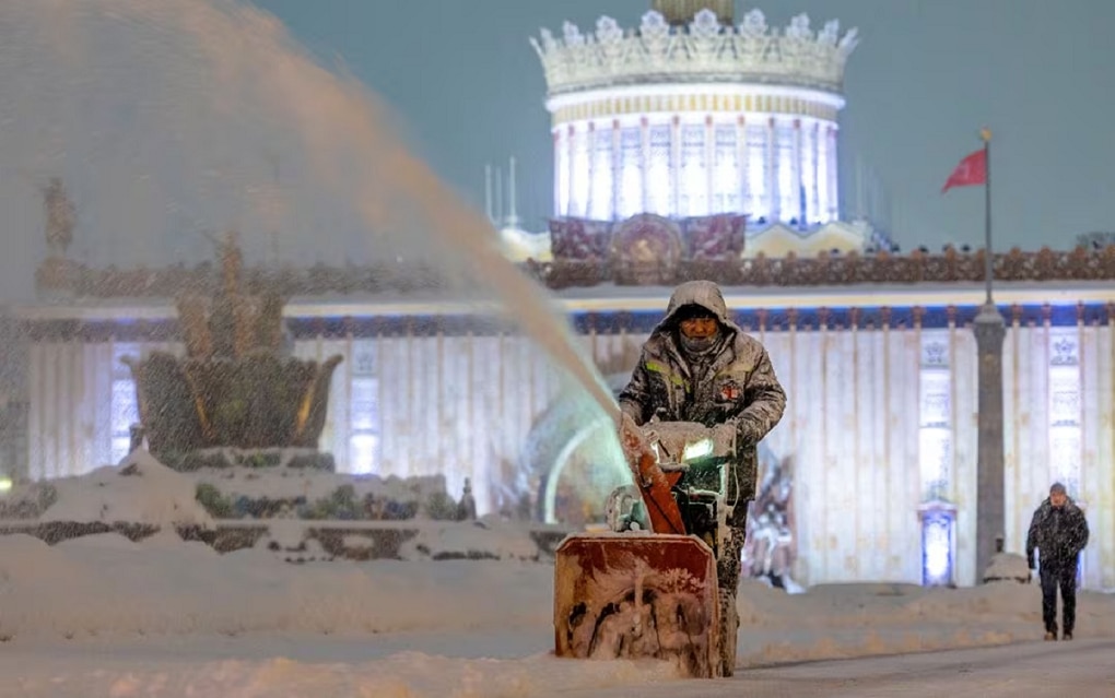 Siberia Tempretaure reaches minus 56 Celsius See chilling Photos  
