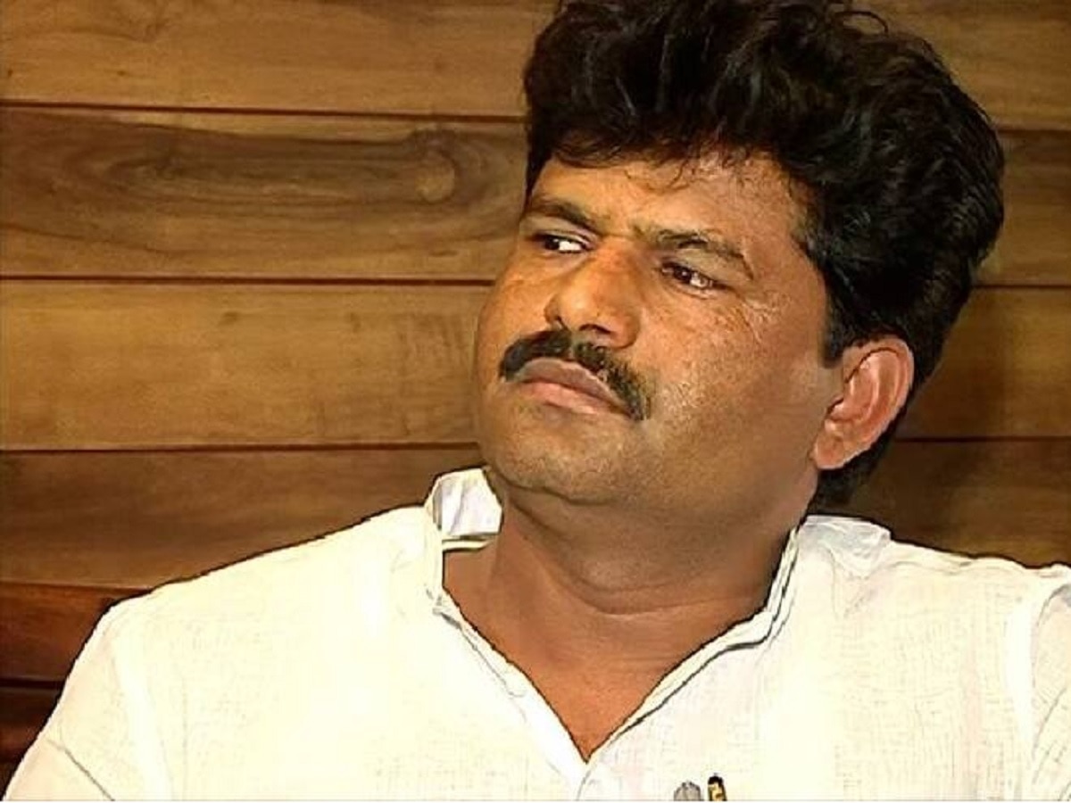 इंदापुरमध्ये गोपीचंद पडळकर यांच्यावर चप्पलफेक; घटनास्थळी नेमकं काय घडलं?