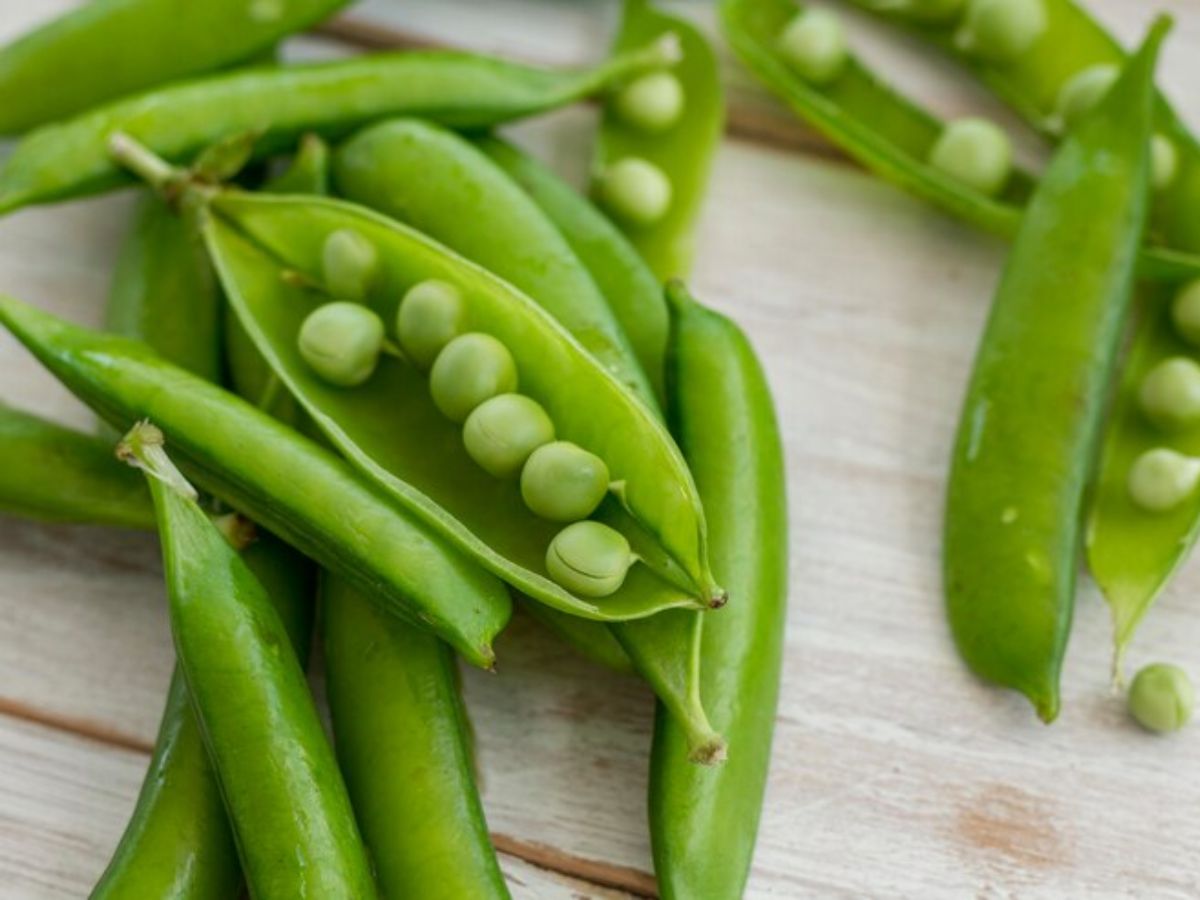 2 मिनिटांत सोलून होईल किलोभर मटार; ही ट्रिक वापरुन बघाच!kitchen hacks