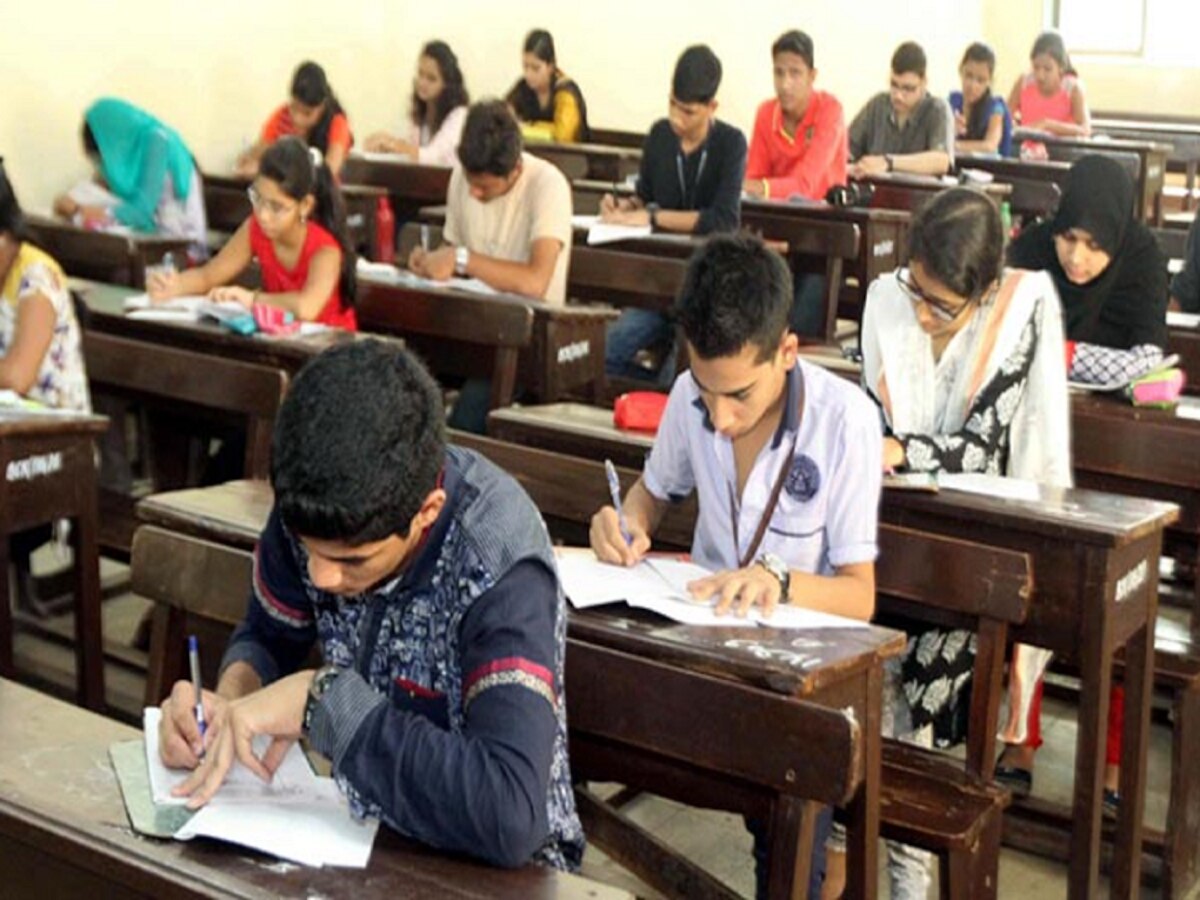 10 th- 12 th Exams : दहावी- बारावी बोर्ड परीक्षेच्या तारखा जाहीर; पाहा संपूर्ण वेळापत्रक  title=