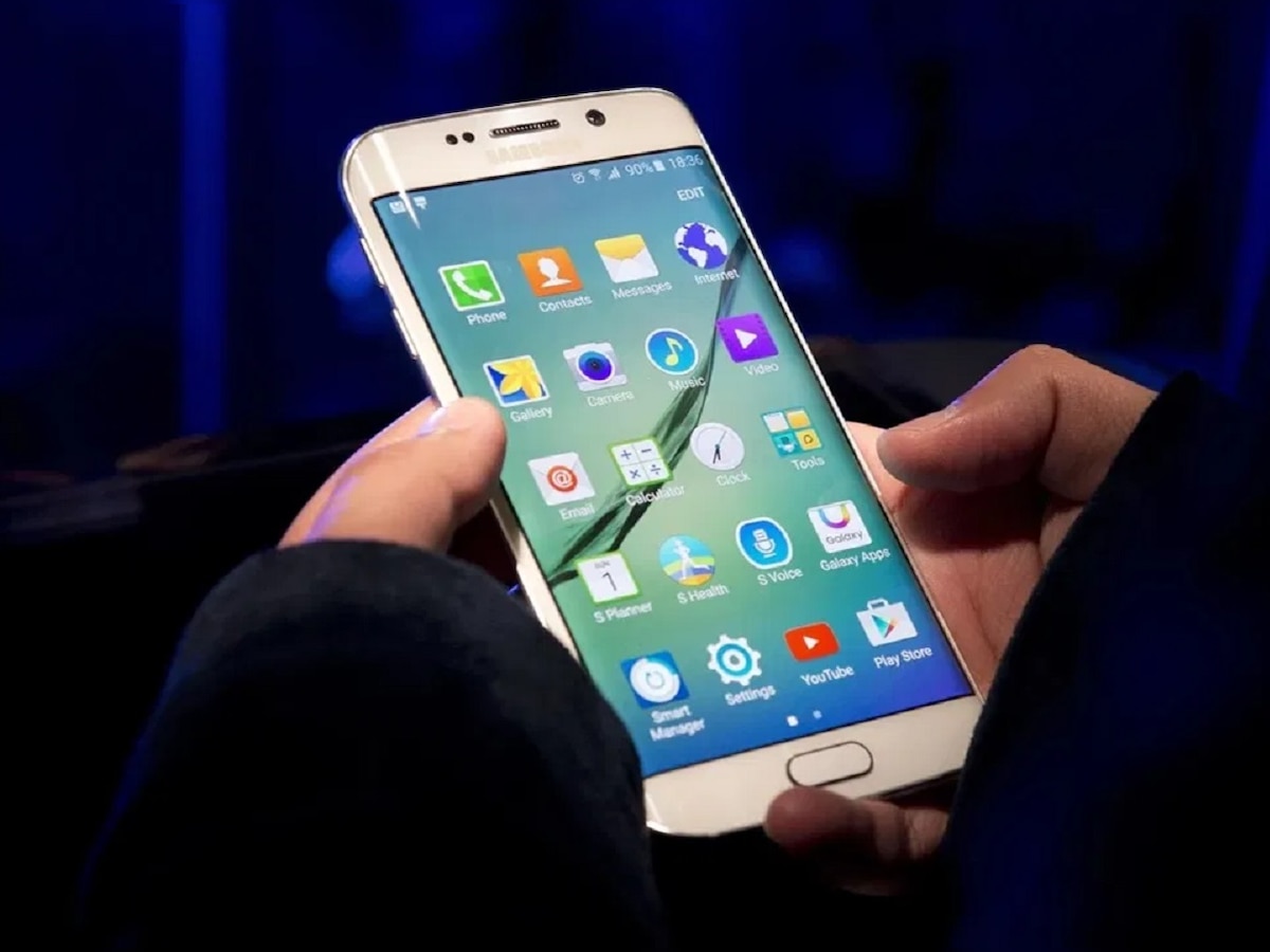 तुमच्याकडे Samsung चा मोबाईल असेल तर आताच अपडेट करा, केंद्र सरकारने दिला अलर्ट; पण कारण काय? title=