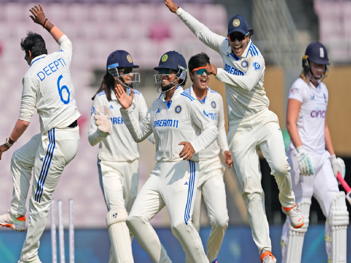 IND vs ENG: टीम इंडियाच्या महिलांनी रचला इतिहास; इंग्लंडच्या टीमचा 347 रन्सने केला पराभव title=