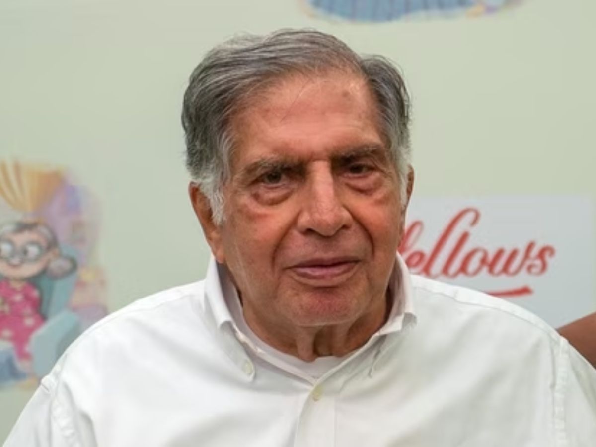 'सायरस मिस्त्री प्रमाणेच तुम्हालाही…', रतन टाटा यांना जीवे मारण्याची धमकी; मुंबई पोलिसांनी वाढवली सुरक्षा 'सायरस मिस्त्री प्रमाणेच तुम्हालाही…', रतन टाटा यांना जीवे मारण्याची धमकी; मुंबई पोलिसांनी वाढवली सुरक्षा