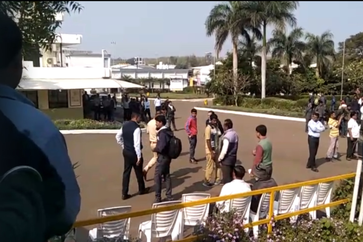 नागपुरात सोलार कंपनीत मोठा स्फोट; नऊ कामगारांचा भीषण मृत्यू, अपघाताचे कारण समोर नागपुरात सोलार कंपनीत मोठा स्फोट; नऊ कामगारांचा भीषण मृत्यू, अपघाताचे कारण समोर