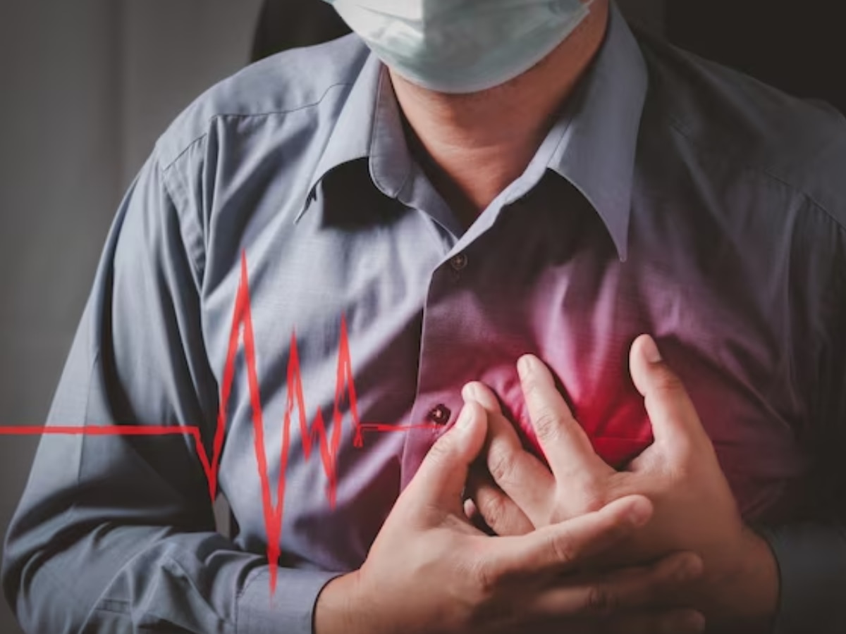 Heart Attack Early symptoms in skin Health Tips Marathi News