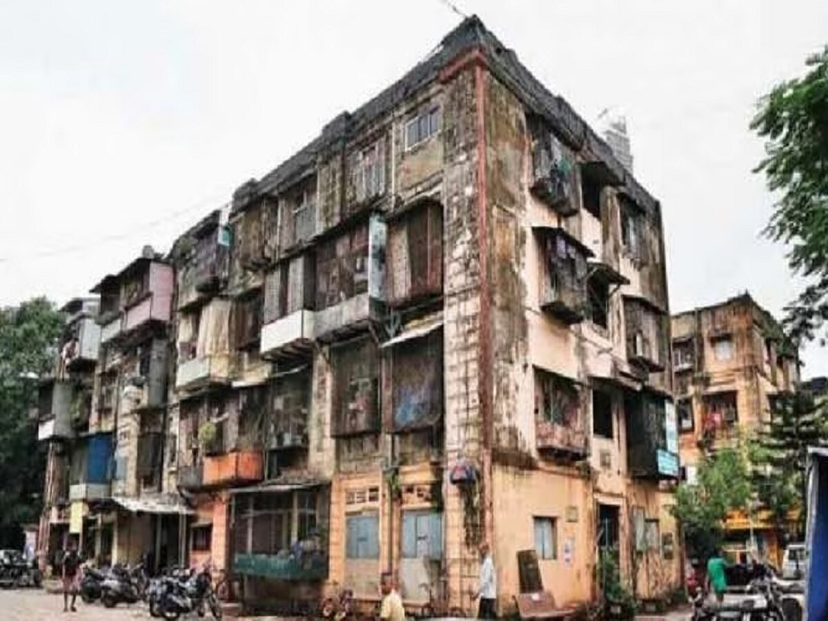 सरकारच्या एका निर्णयामुळे बीडीडी चाळीतील 200 पोलीस कुटुंब होणार बेघर? सरकारच्या एका निर्णयामुळे बीडीडी चाळीतील 200 पोलीस कुटुंब होणार बेघर?