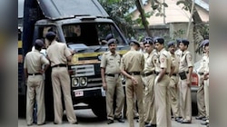फेसबुकवर मैत्री करुन पोलीस कर्मचाऱ्याचा विवाहितेवर अत्याचार; बलात्काराचा गुन्हा दाखल होताच आरोपी फरार