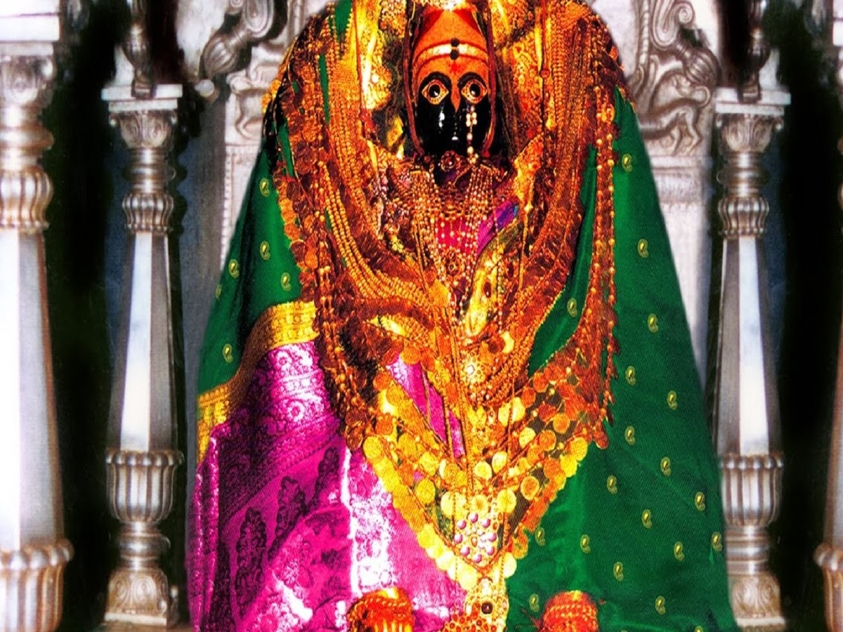 तुळजाभवानीच्या दागिन्यांवर डल्ला मारणा-यांवर अखेर गुन्हे दाखल; कोण आहेत दागिने चोर?