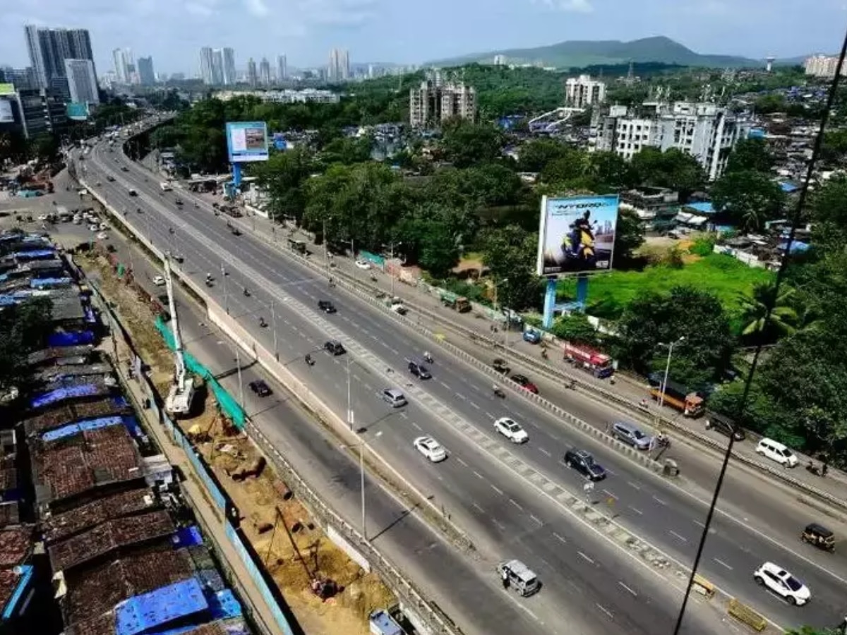 Mumbai underpass Mumbai Eastern-Western Expressway Junction reducing accidents and traffic free travel