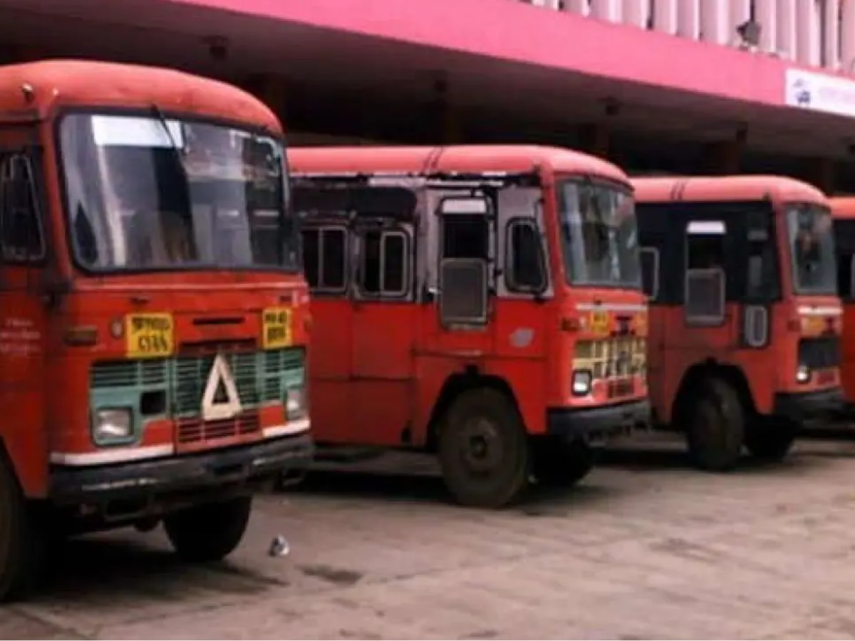 Digital payment facility is now available even in State Transport Bus Marathi News;एसटीत आता सुट्टे पैसे न्यायची गरज नाही, डिजीटली काढा तिकिट