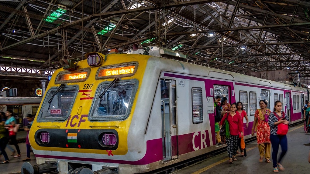 Mumbai local Central railway special trains time table on year end new year eve 