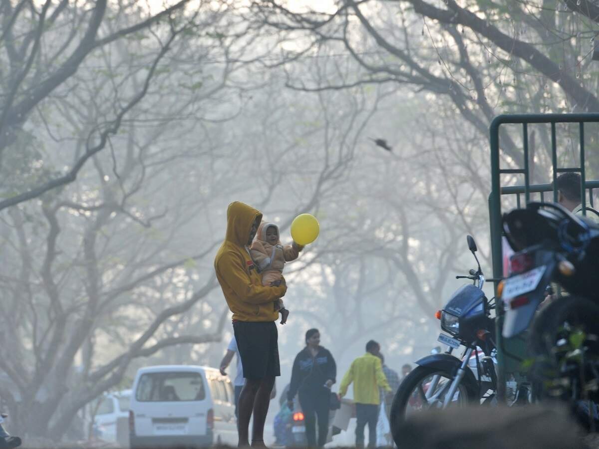 Mumbai Weather Today: मुंबईत यंदा डिसेंबरमध्येही उकाडा; थंडीसाठी नव्या वर्षाची पहावी वाट लागणार title=