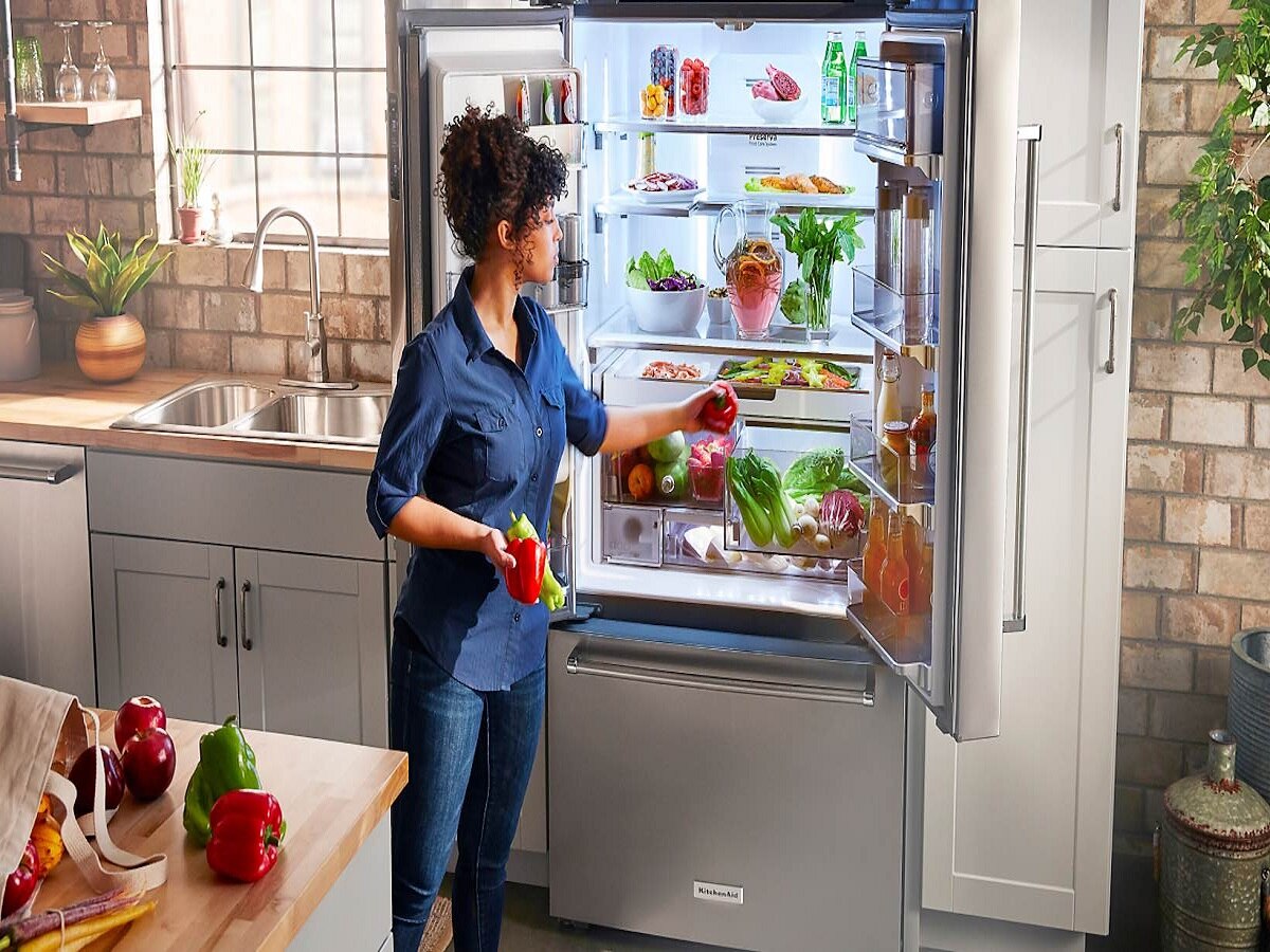 Temperature of Refrigerator : ऋतूनुसार फ्रिजचे योग्य तापमान किती असावे? याचा कधी विचार केला आहे का? title=