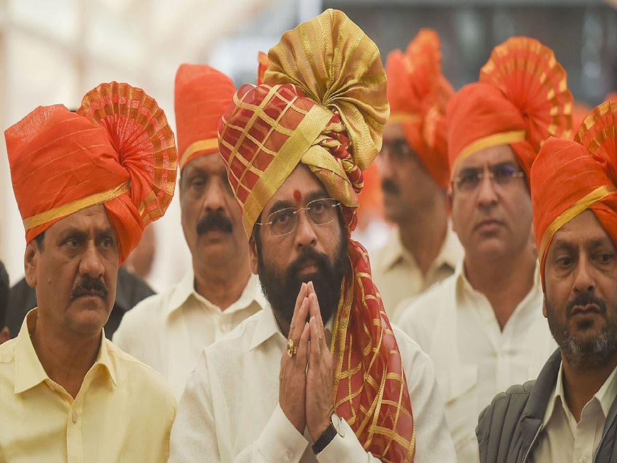 नविन वर्षातील सर्वात मोठा राजकीय गौप्यस्फोट; शिंदे गटाचे 7 खासदार, काँग्रेसचे 9 नेते  आणि मुख्यमंत्री