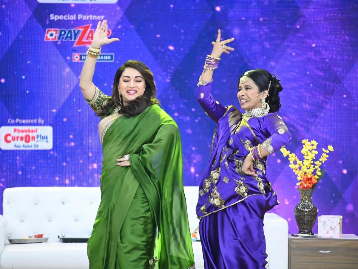  marathi actress shreya bugde dance with madhuri dixit share photo on instagram at chala hawa yeu dya set