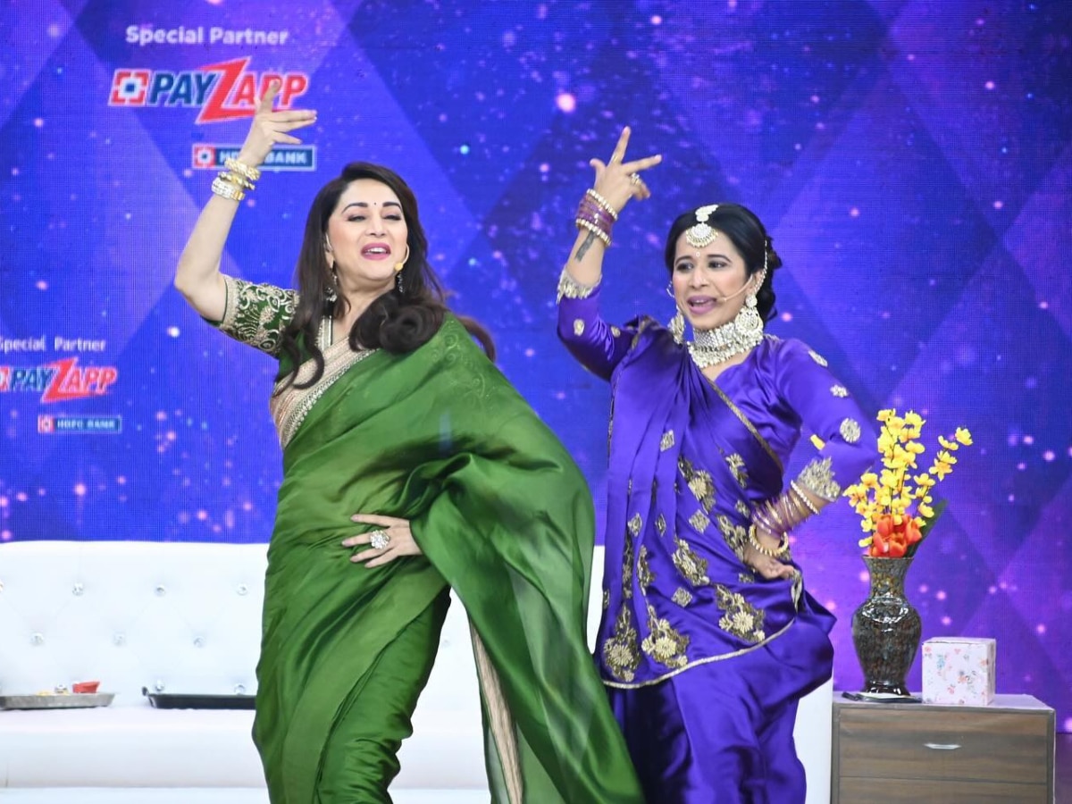  marathi actress shreya bugde dance with madhuri dixit share photo on instagram at chala hawa yeu dya set