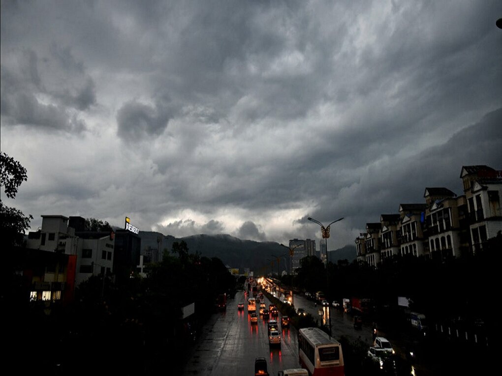 Weather Updates : वीकेंडला बाहेर पडण्यापूर्वी पाहा हवामान वृत्त; राज्यात नेमका हिवाळा सुरुये की पावसाळा?