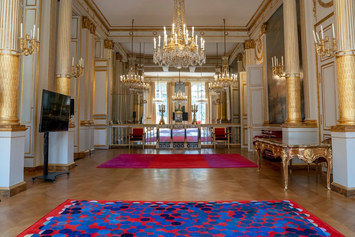 emmanuel macron elysee palace