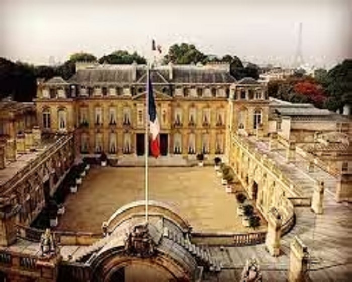 emmanuel macron elysee palace