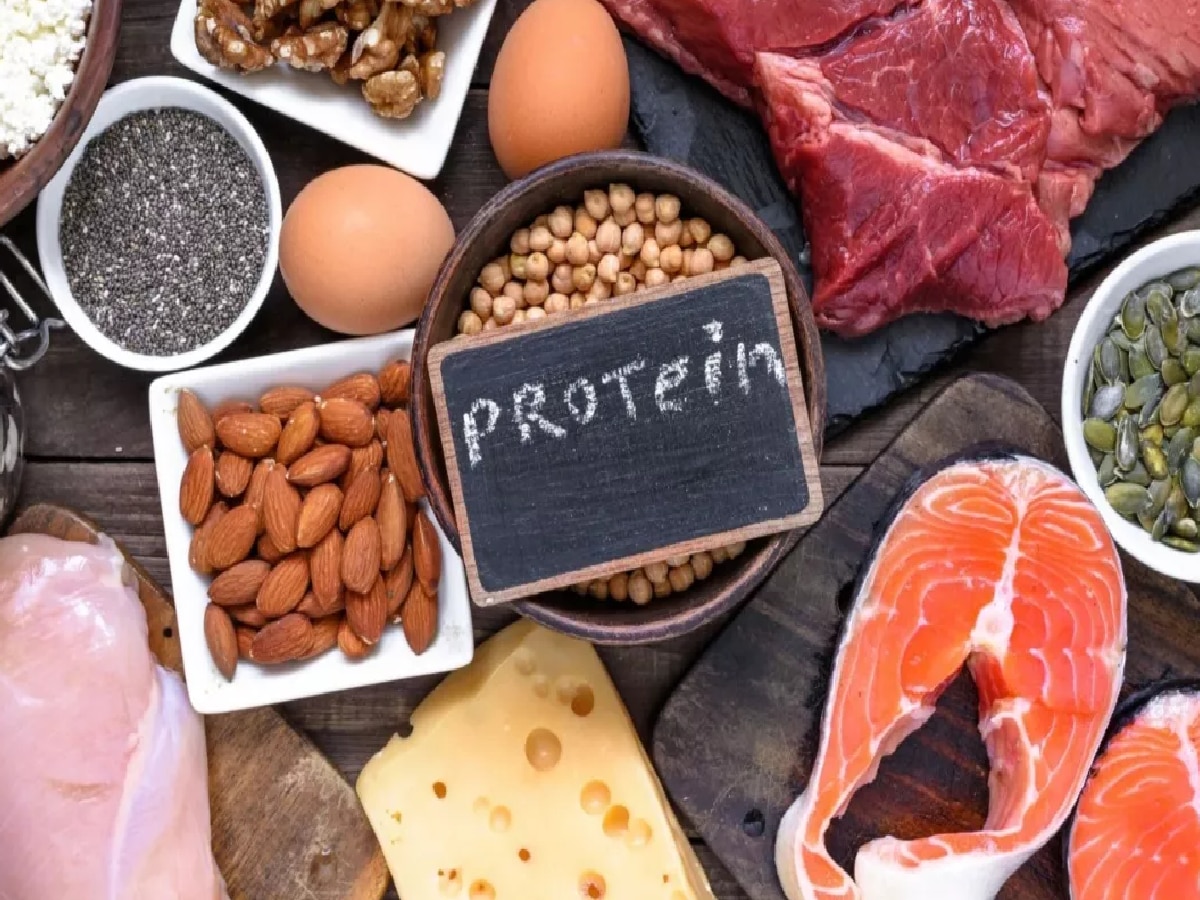 Protein Intake: सावधान! प्रोटीनचं अतिसेवन शरीरासाठी घातक; जाणून घ्या एका दिवसात किती प्रमाणात प्रोटीन घ्यावं? title=