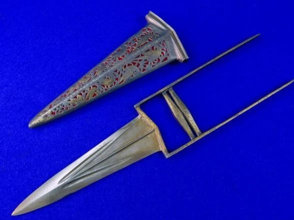 पुण्यात खळबळ! लग्नाच्या दिवशीच नवरदेवाने थेट कट्यार काळजात घुसवली