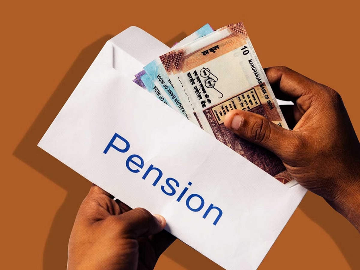 Old Pension स्कीम इतिहासजमा होणार? कर्मचाऱ्यांसाठी मोठी बातमी  title=