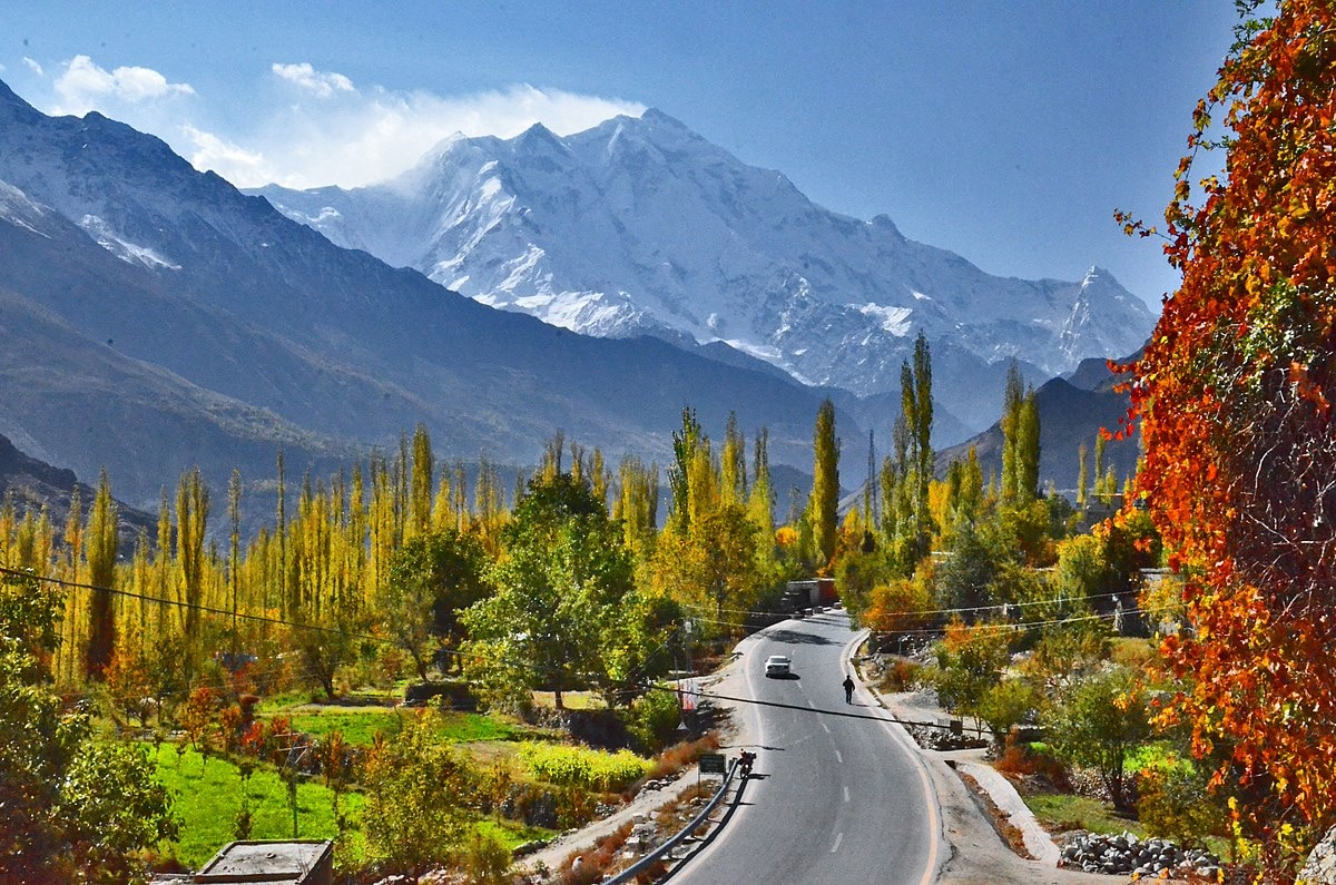 secret behind hunza valley women beauty and long life 