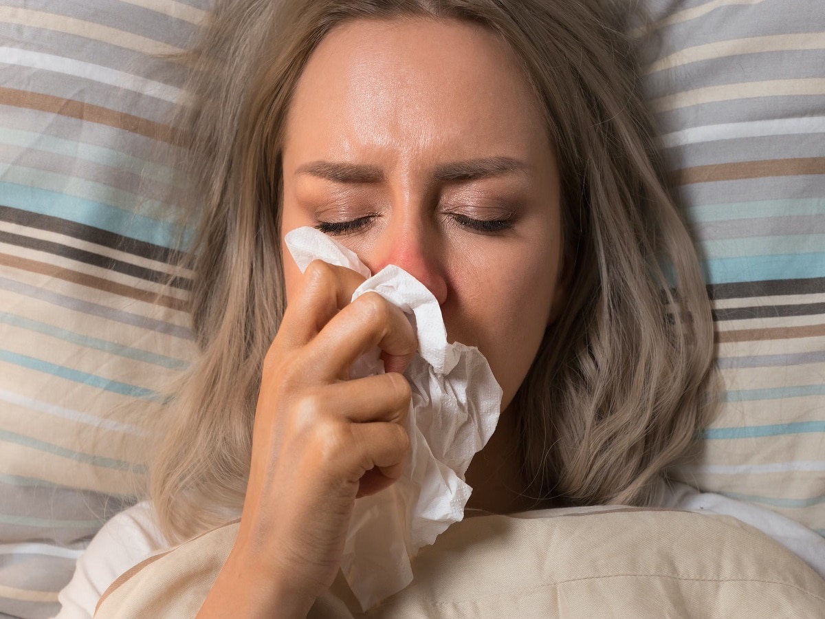 Winter Health Tips: बंद नाकाच्या समस्येवर अशी घ्या काळजी, जाणून घ्या घरगुती उपाय title=