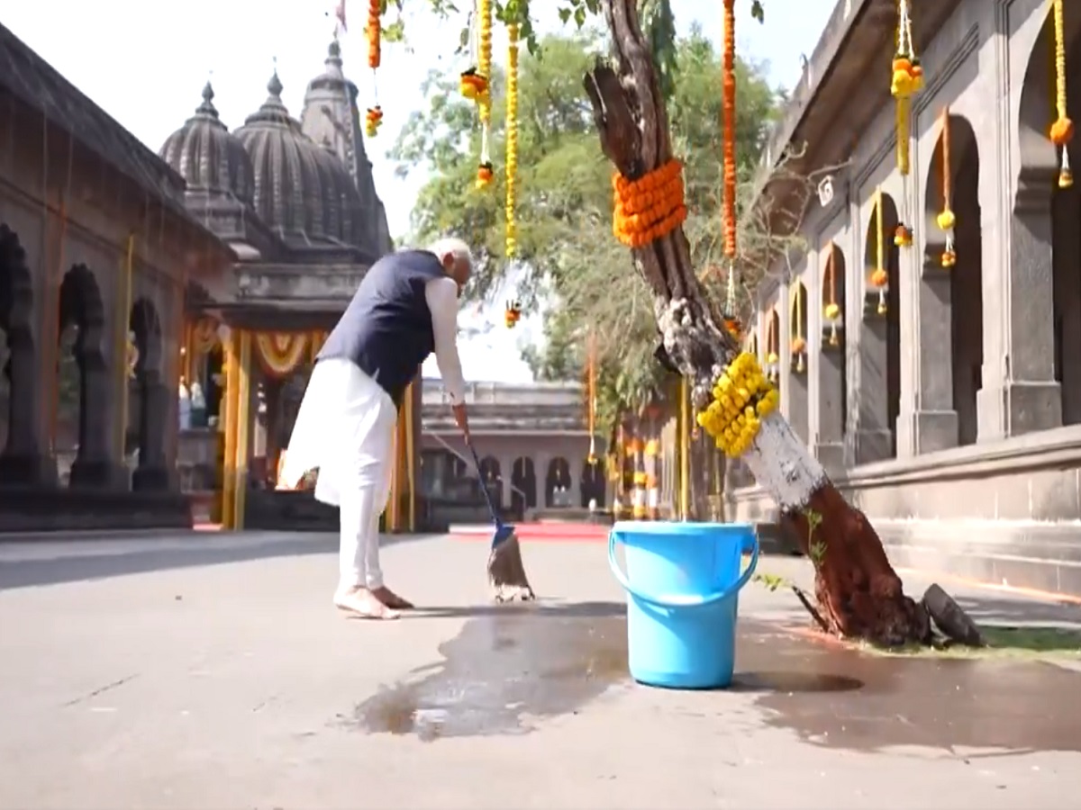 maharashra pm narendra modi visit shr ram kalaram temple in nashik