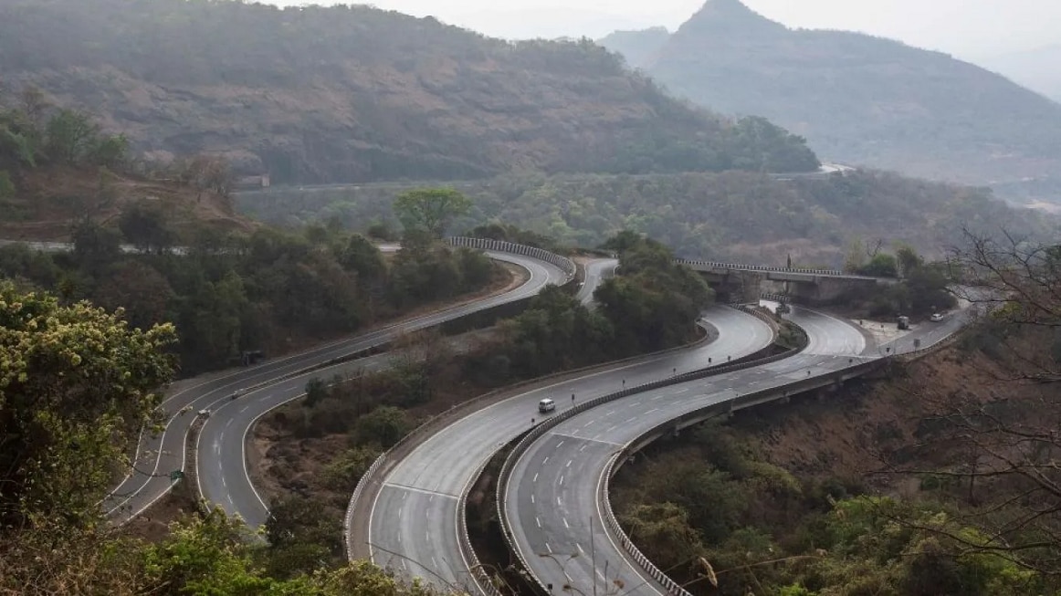 Mumbai Pune express way to closed for traffic for six hours latest update 