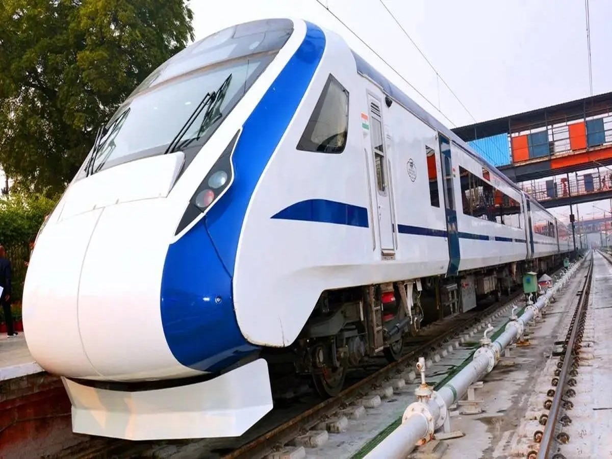 Indian Railway : तुम्हाला माहितीये का एक ट्रेन बनवायला किती खर्च येतो? वंदे भारतची किंमत ऐकून व्हाल अवाक्!  title=
