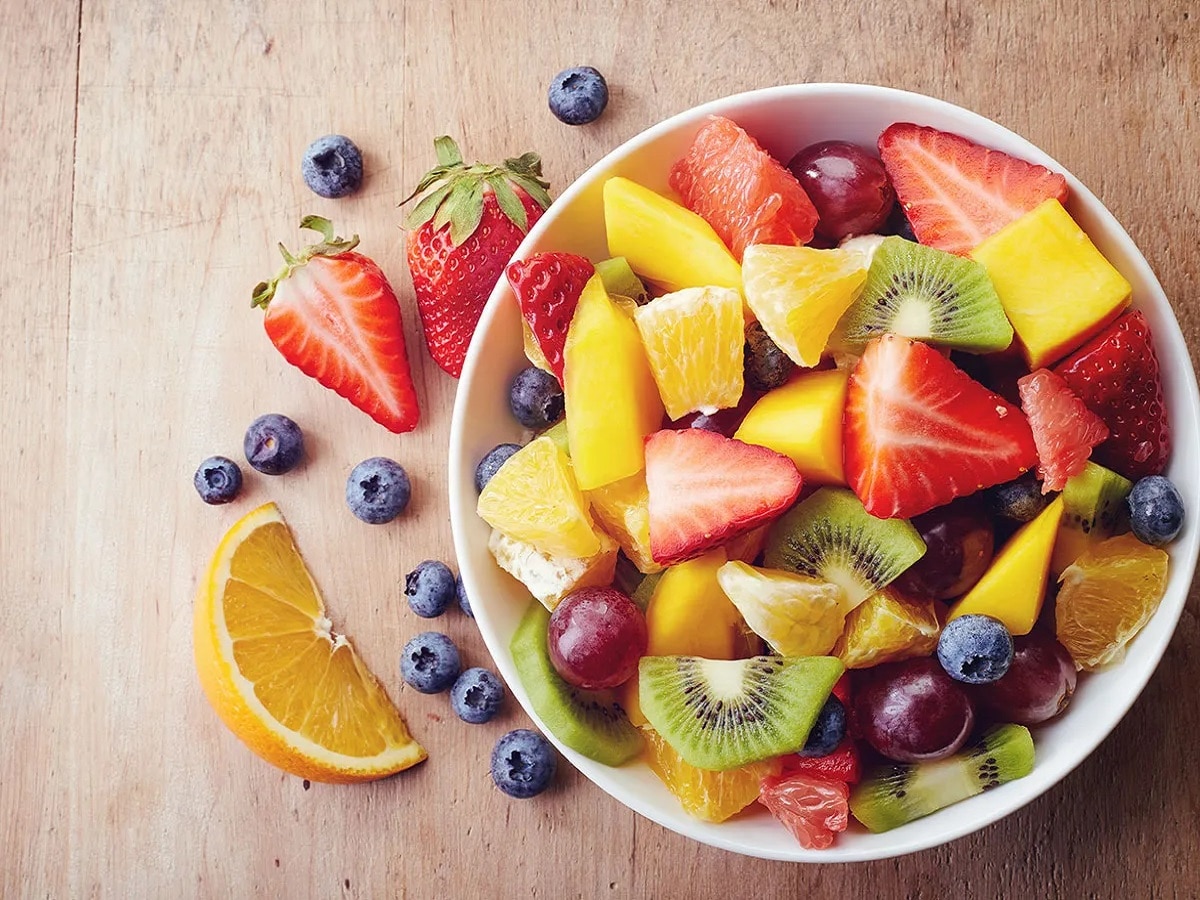 Health Tips : 'ही' फळे रिकाम्या पोटी खाऊ नयेत, अन्यथा आरोग्यावर होतील दुष्परिणाम title=