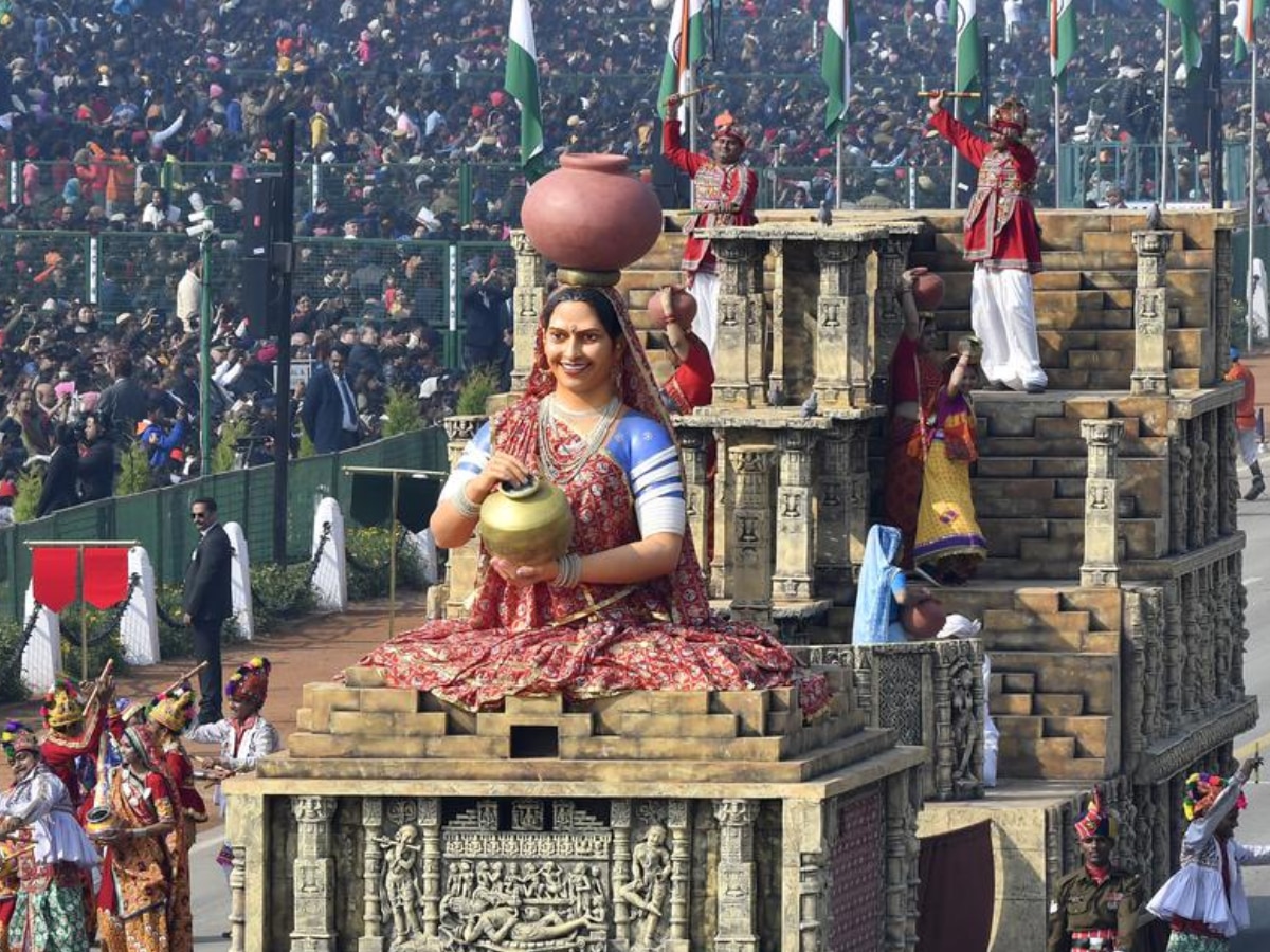 Republic Day 2024 Watch Parade Live on Rajpath online and offline booking Details