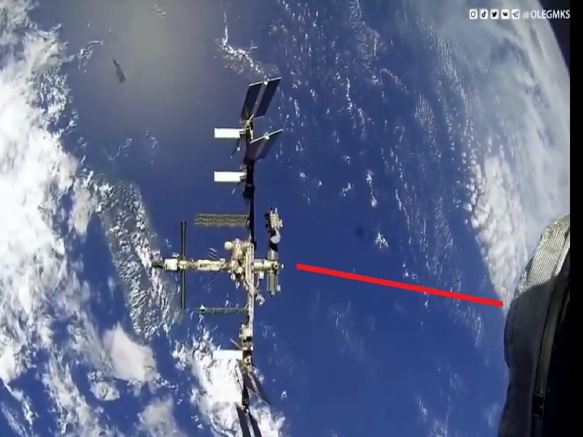  स्पेस स्टेशनमध्ये प्रवेश कसा करतात अंतराळवीर? पहिल्यांदाच जगासमोर आला रोमांचक व्हिडीओ  title=
