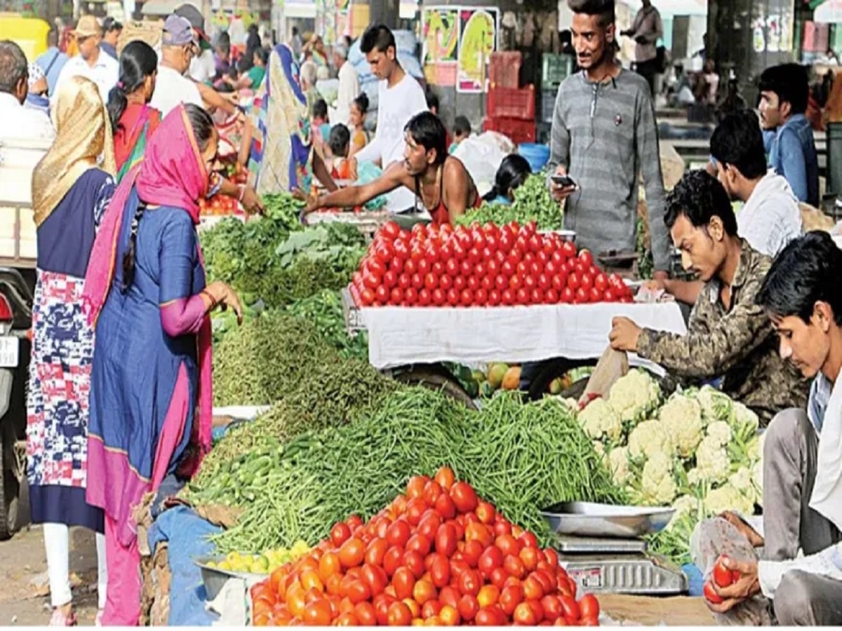 Vegetable Price Hike : कांदा पुन्हा रडवणार! बटाटासह इतर भाज्यांच्या किंमतीतही  वाढ title=