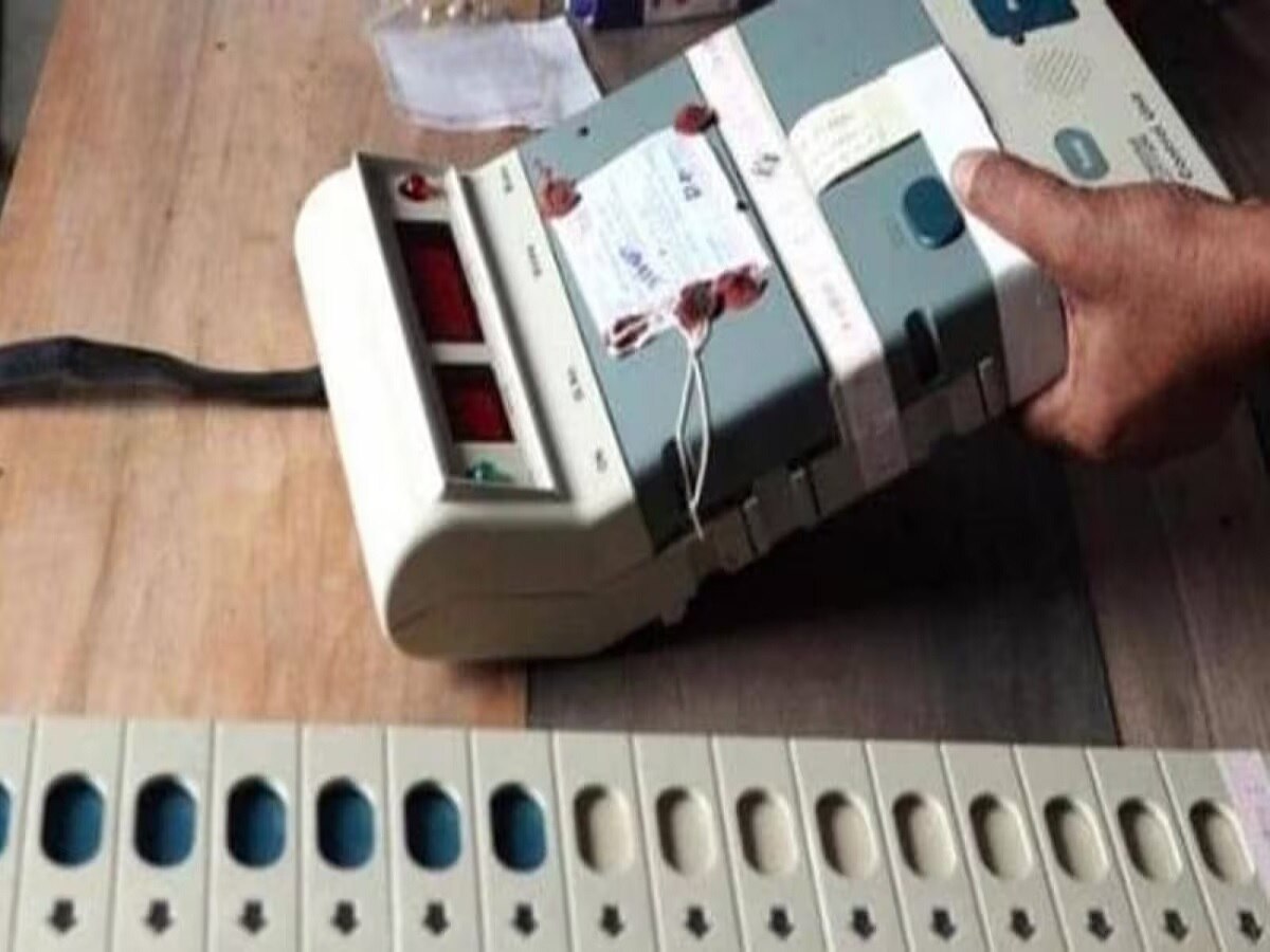 तहसील कार्यालयातून EVM मशीन चोरली; पुण्यातील विचित्र घटना