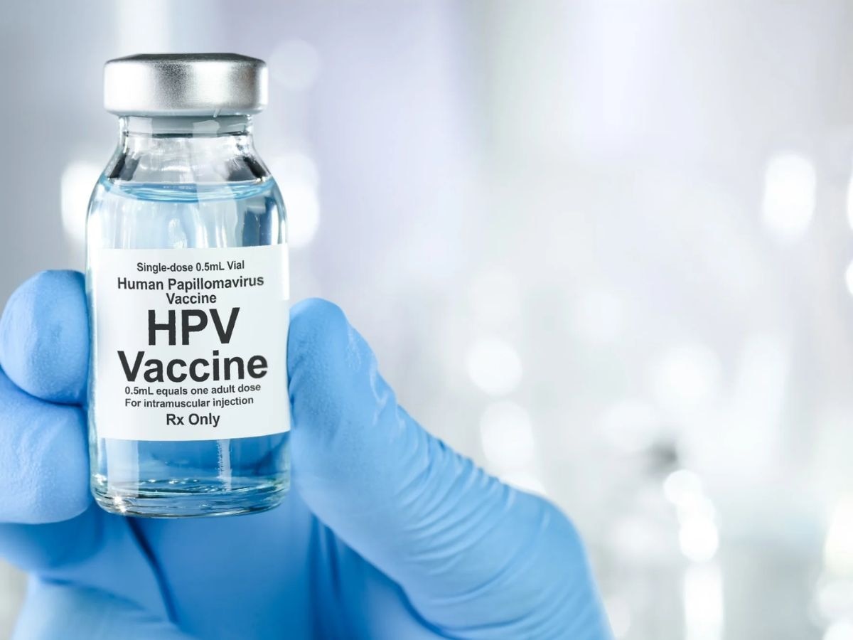 HPV Vaccine: गर्भाशयाचा कर्करोग पुन्हा चर्चेत? पूनम पाडेंच्या पोस्टनंतर गुगलवर वाढला HPV Infecation चा सर्च title=