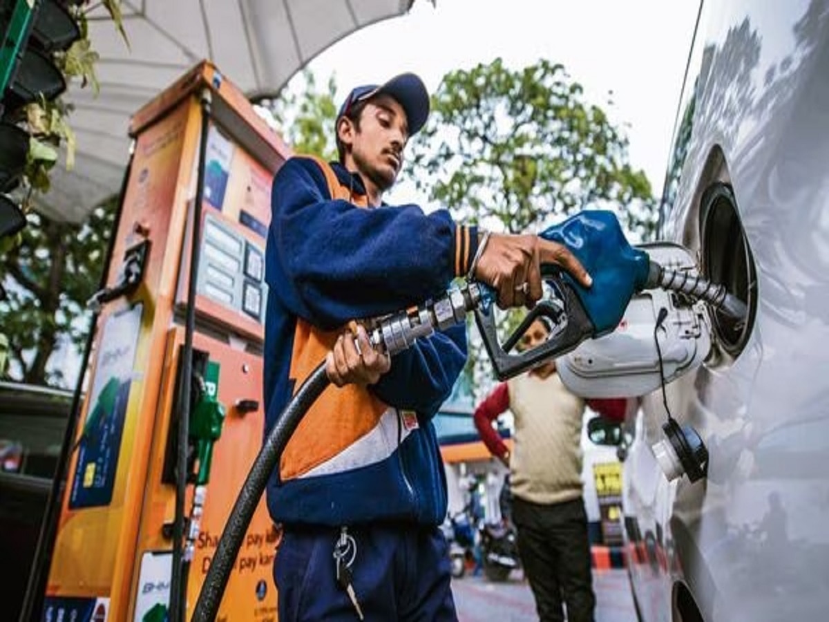 Petrol Diesel Price Today: गाडीची टाकी फुल्ल करण्यापूर्वी जाणून घ्या पेट्रोल-डिझेलचे आजचे दर  title=