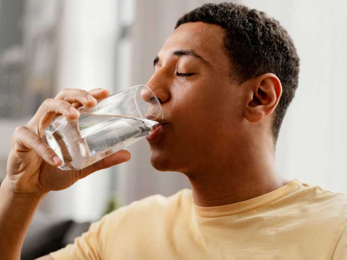 benefits of drinking water in the morning 