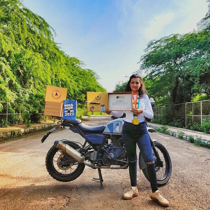 Women Bike Rider divya sandhu travelled all over india 