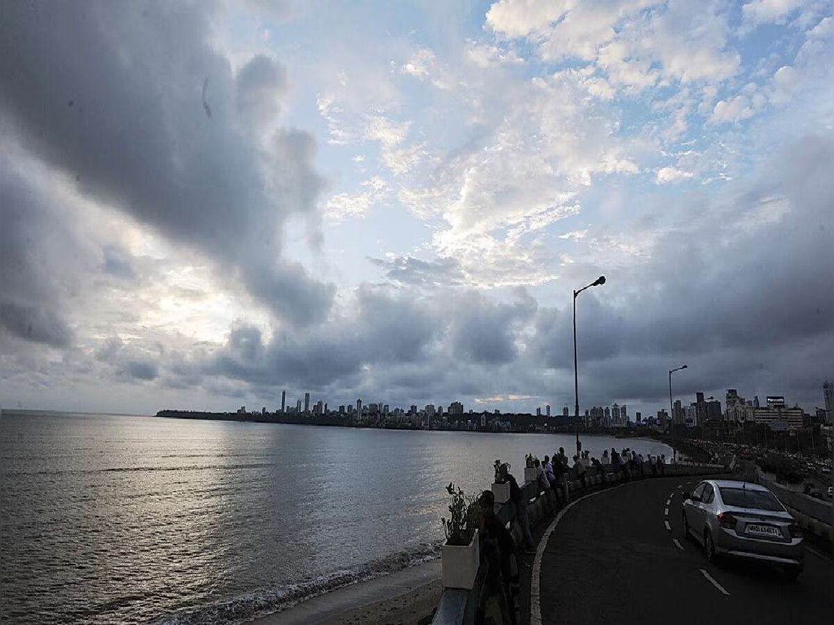 Mumbai Weather: मुंबईत पुढचे 2 दिवस ढगाळ वातावरणाची शक्यता, पाहा हवामान खात्याचा अंदाज title=